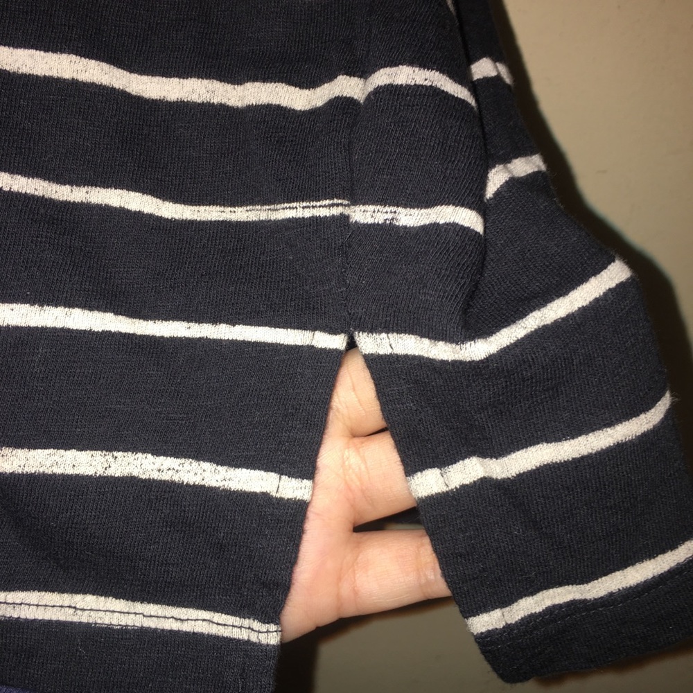 GAP tshirt - Picture 2 of 4